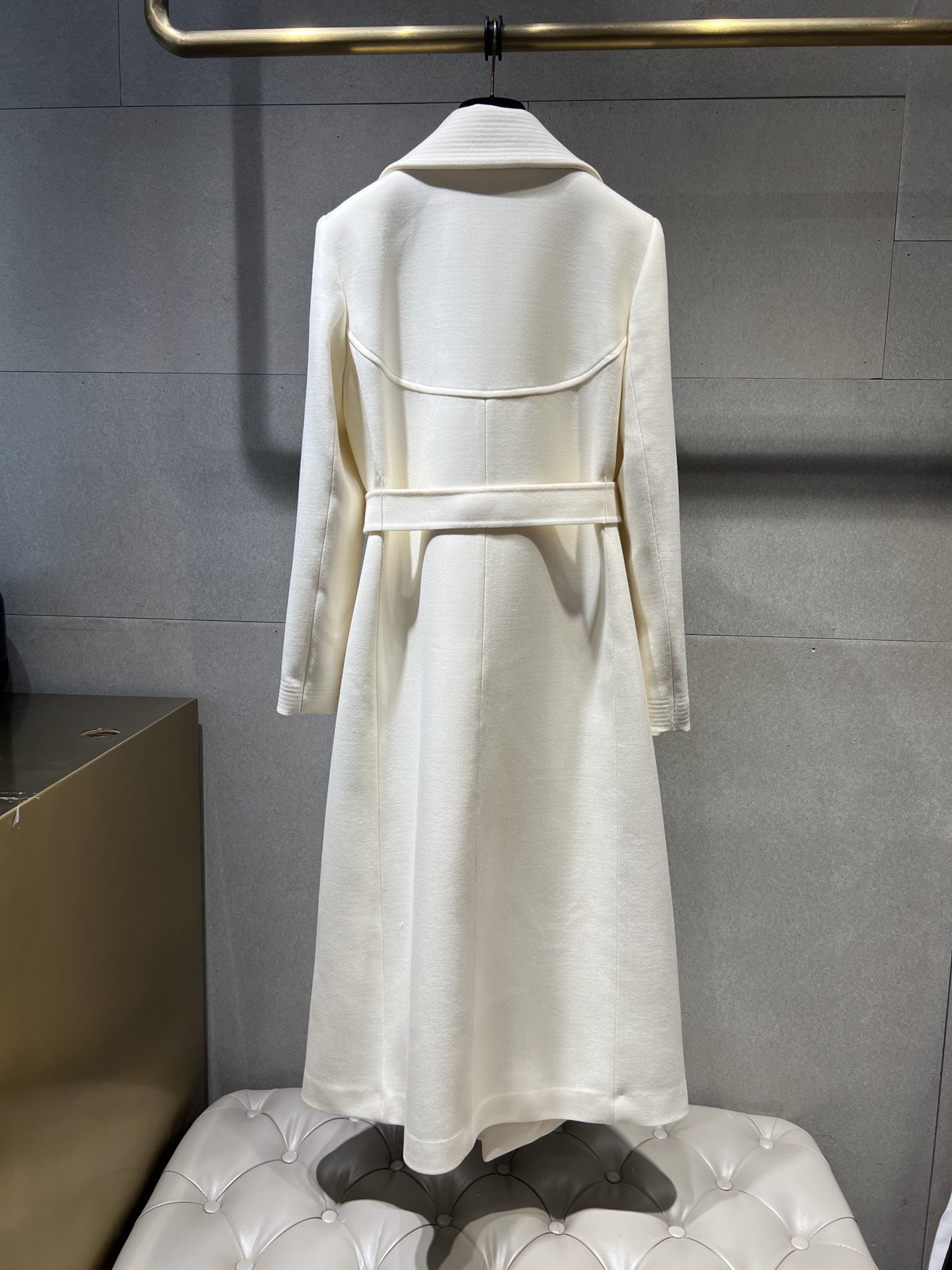 COAT - Image 4