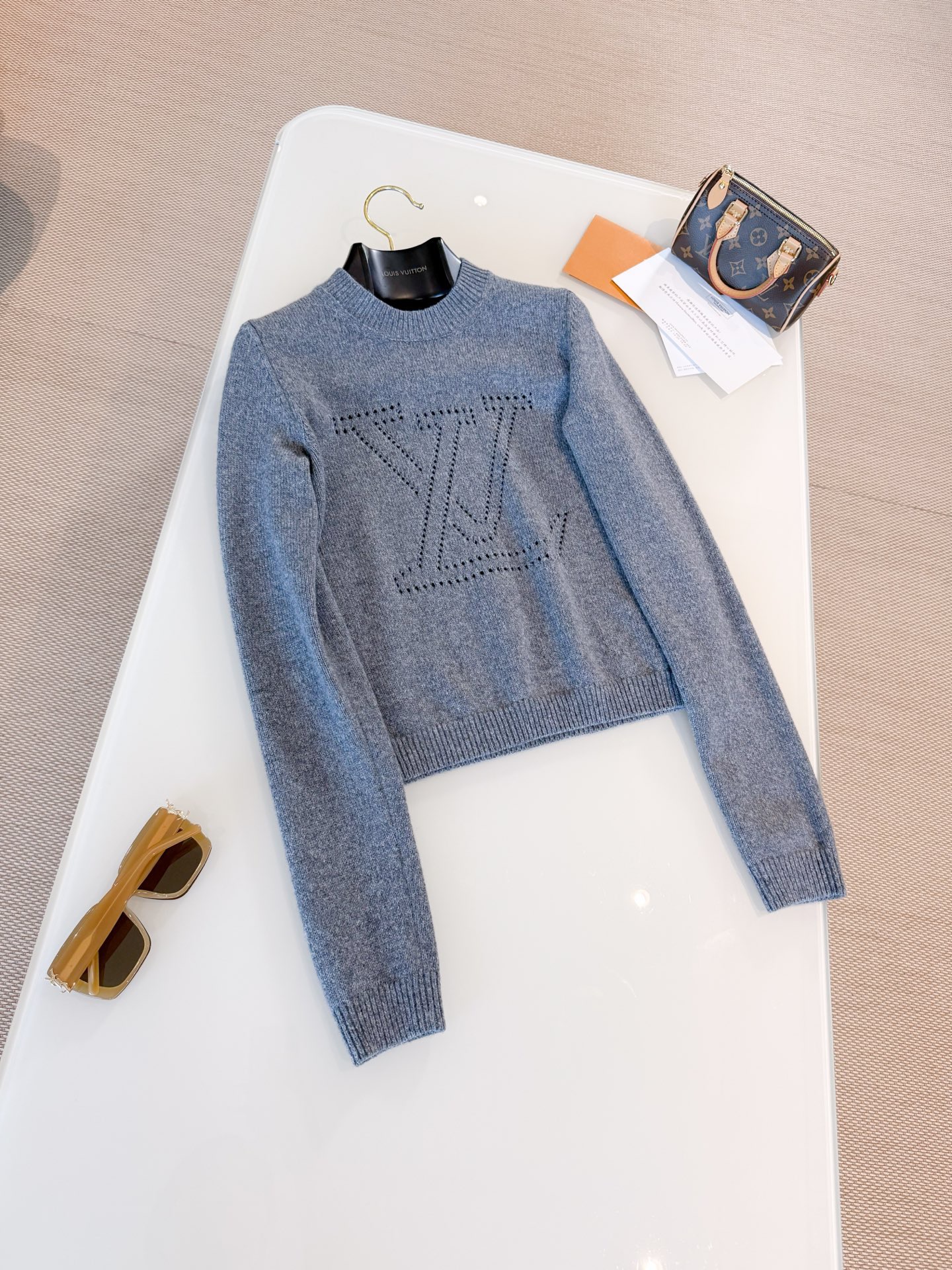 SWEATER 