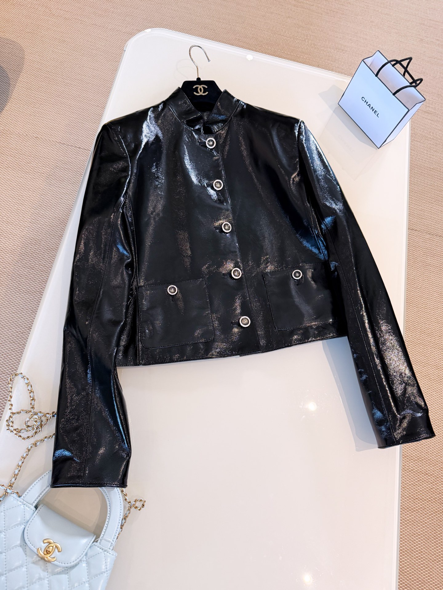 JACKET 