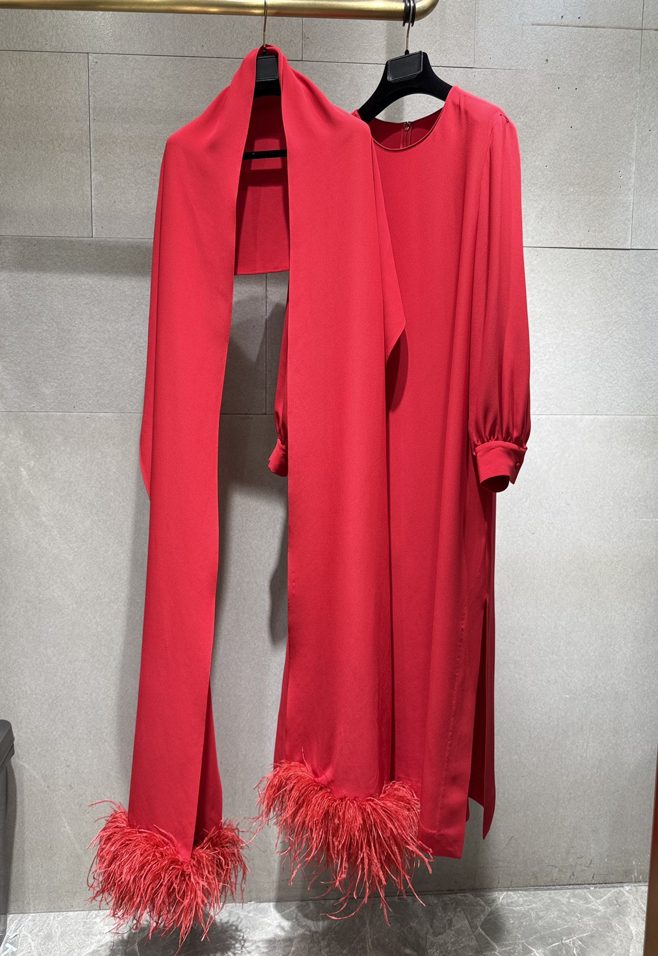 DRESS