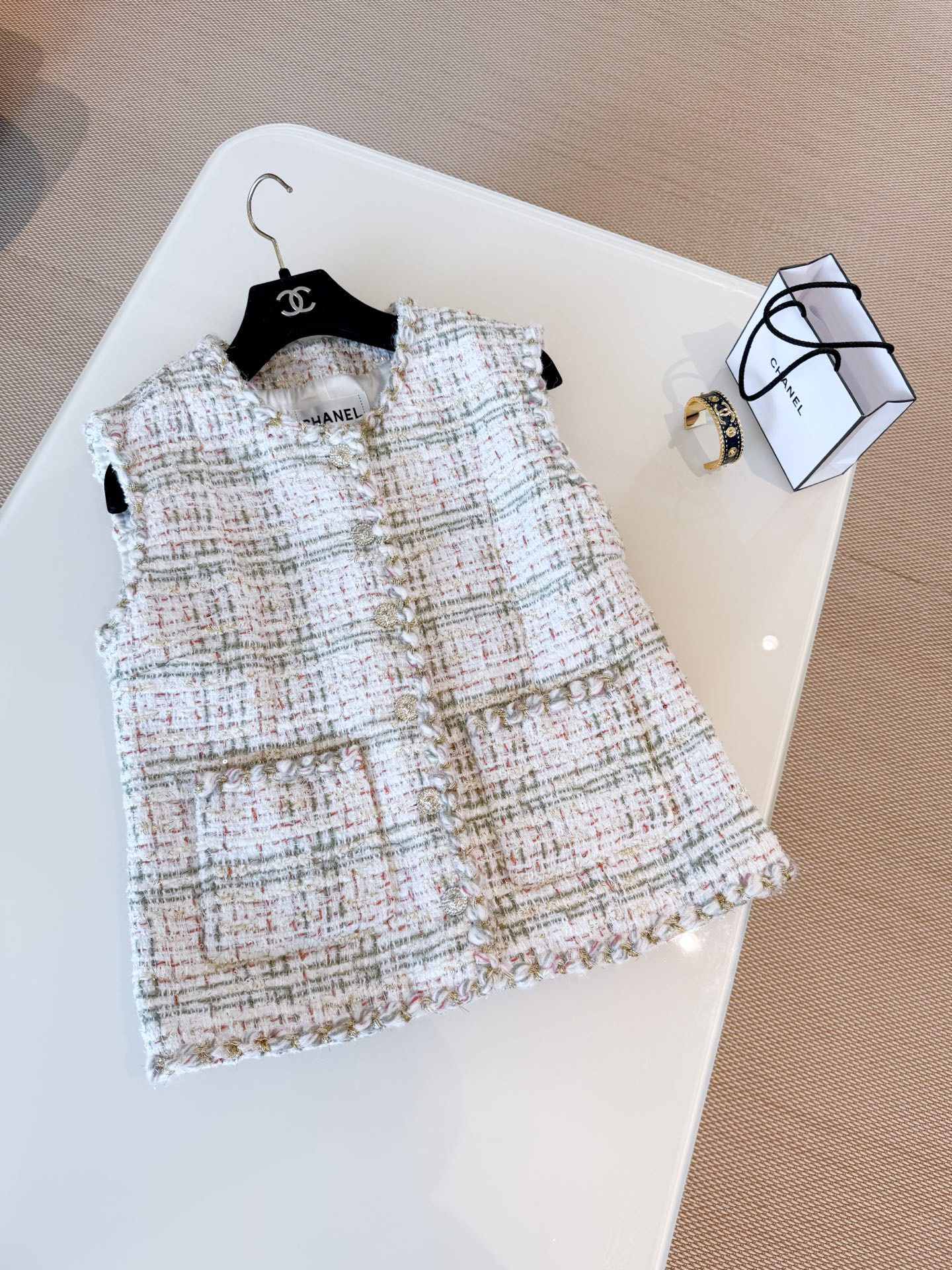 JACKET 