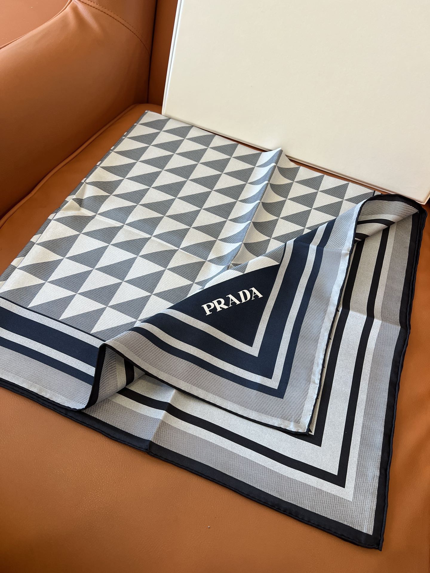 90x90cm - Image 2